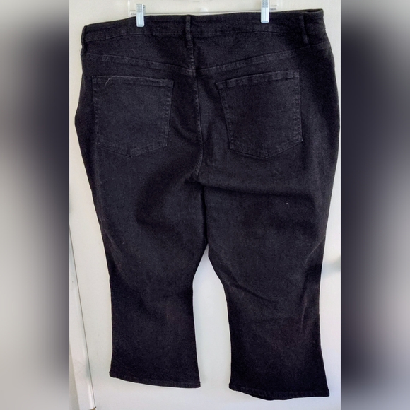 Ava & Viv women's plus size 26W black jeans stretch Flared leg. NWOT. - Picture 2 of 9